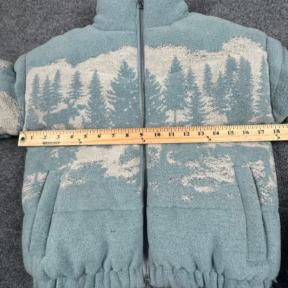 Winter‎ Scene Youth Large/ XL Puffer Jacket
